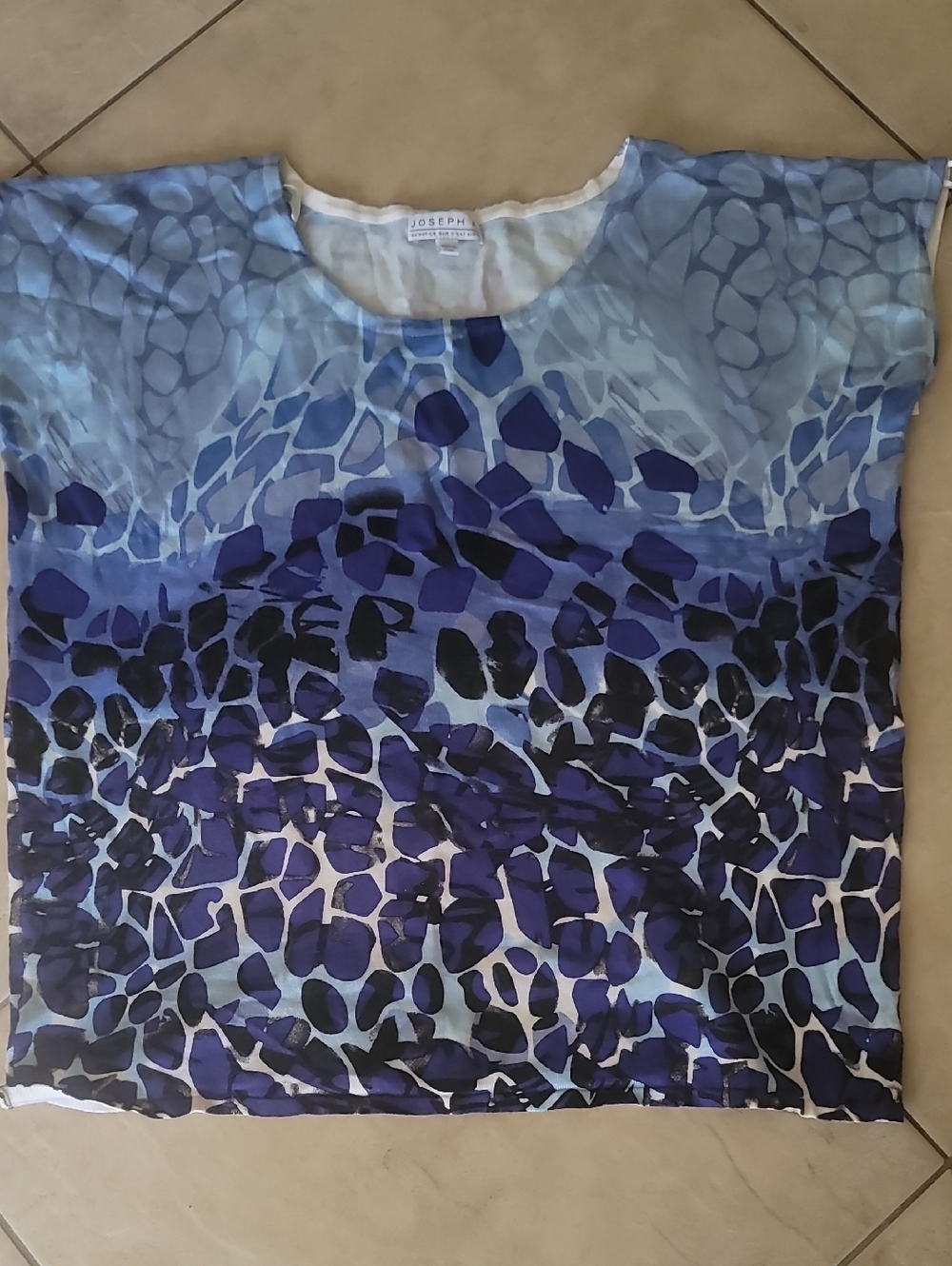 Joseph A blue and Navy Abstract Animal Print Top SZ L